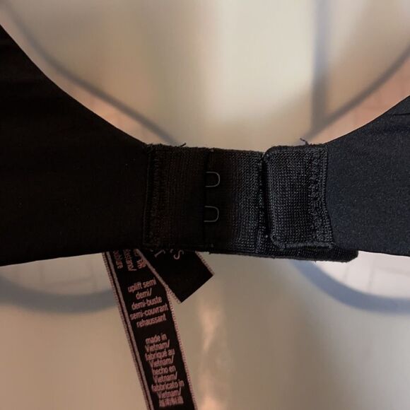 Victoria's Secret Black Uplift Semi Demi Bra 32D - Picture 10 of 13
